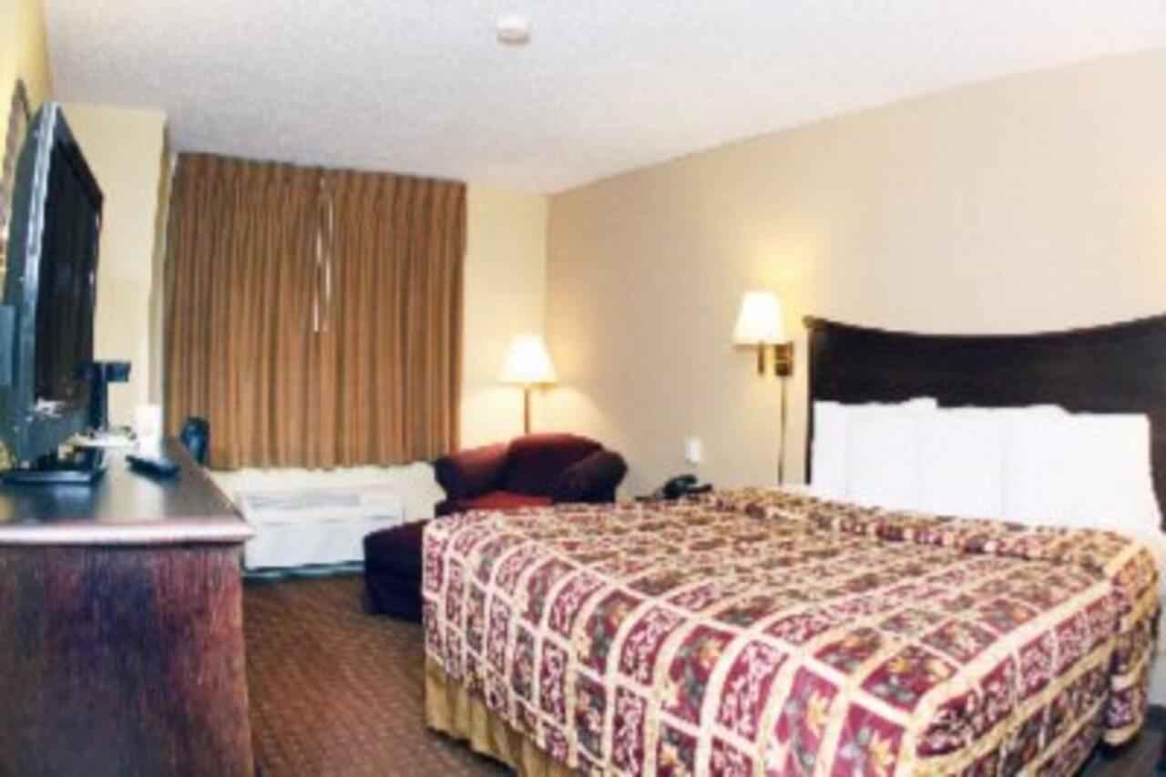 Super 8 By Wyndham Kutztown/Allentown Area Exterior photo