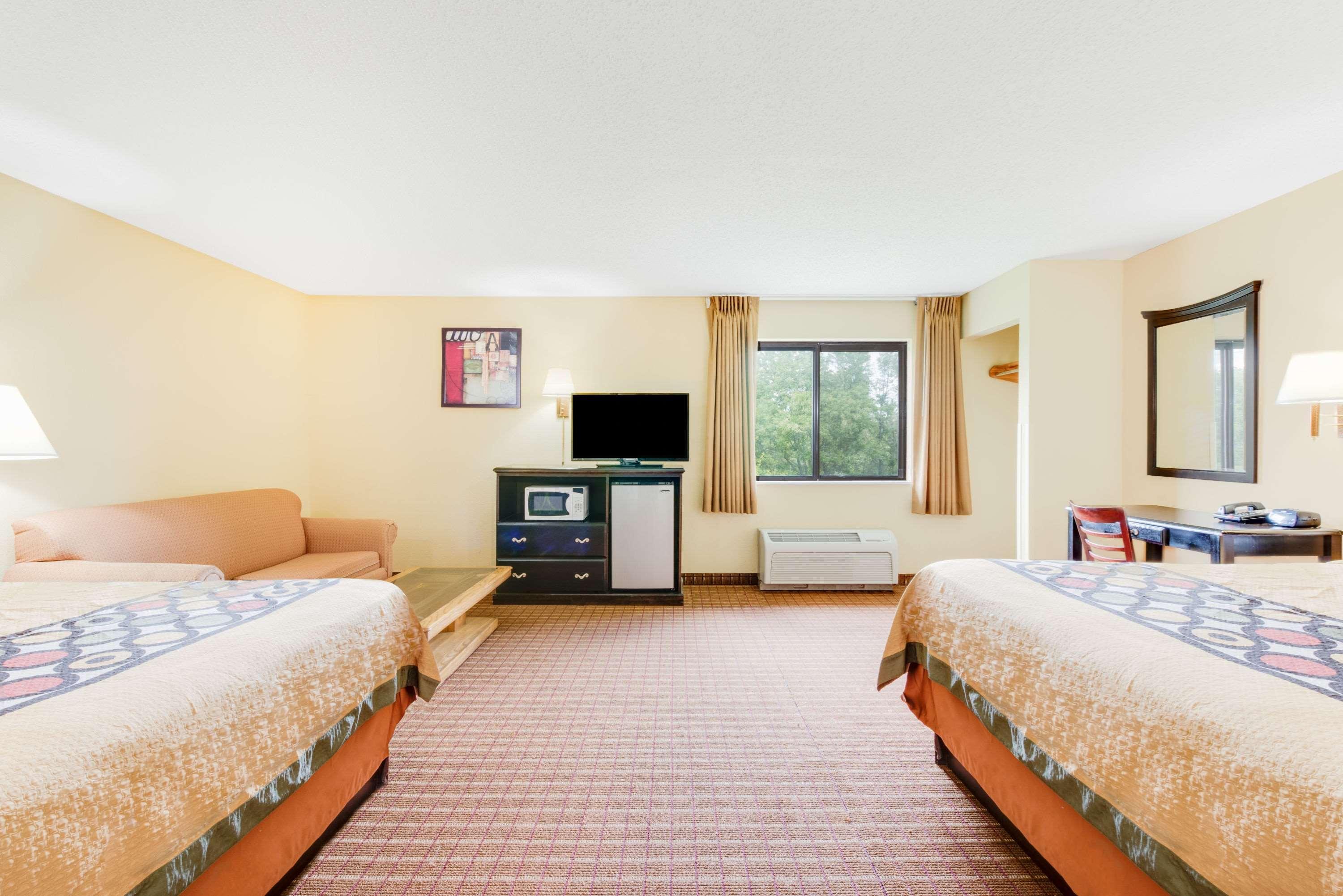 Super 8 By Wyndham Kutztown/Allentown Area Exterior photo