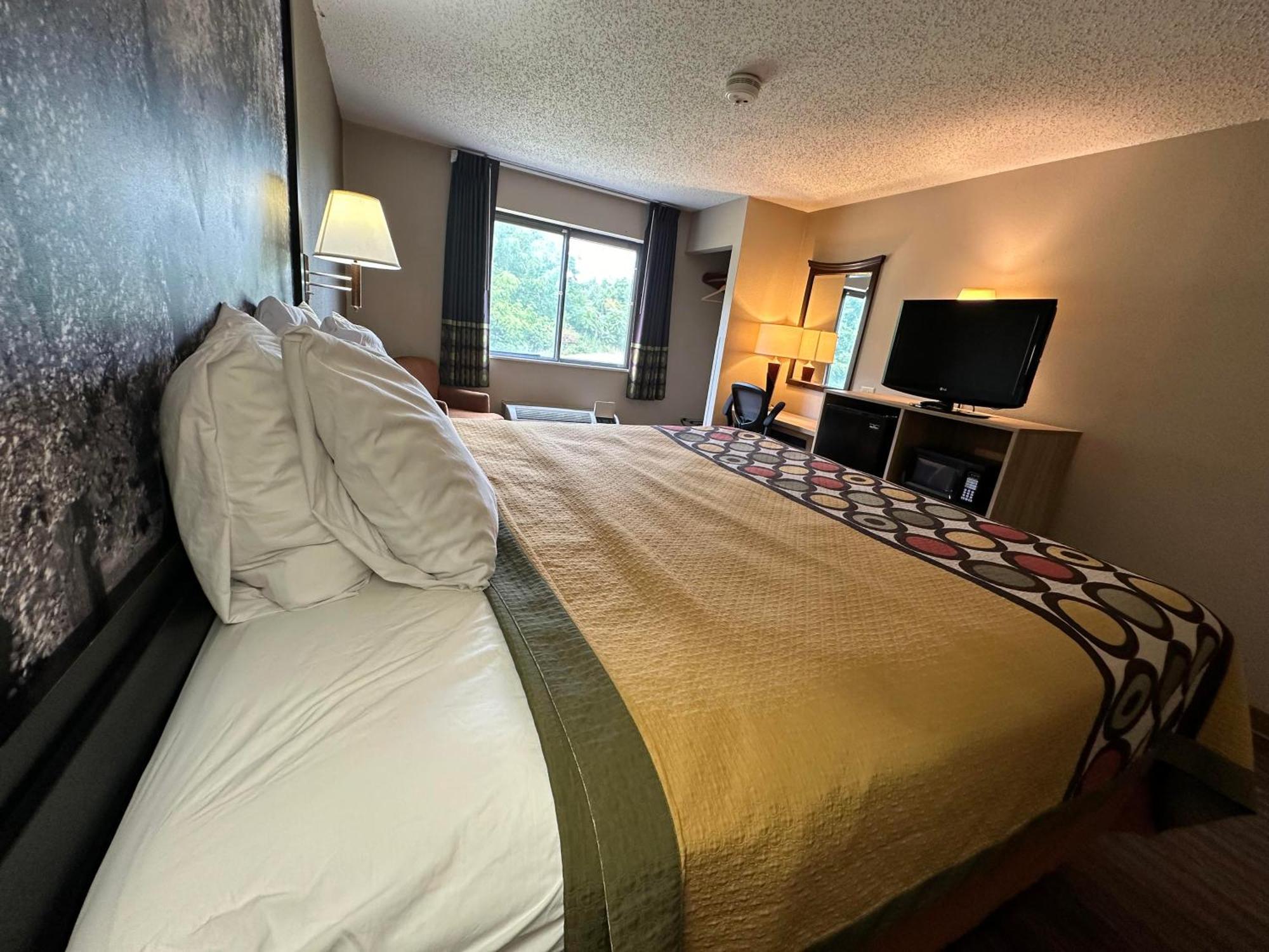 Super 8 By Wyndham Kutztown/Allentown Area Exterior photo