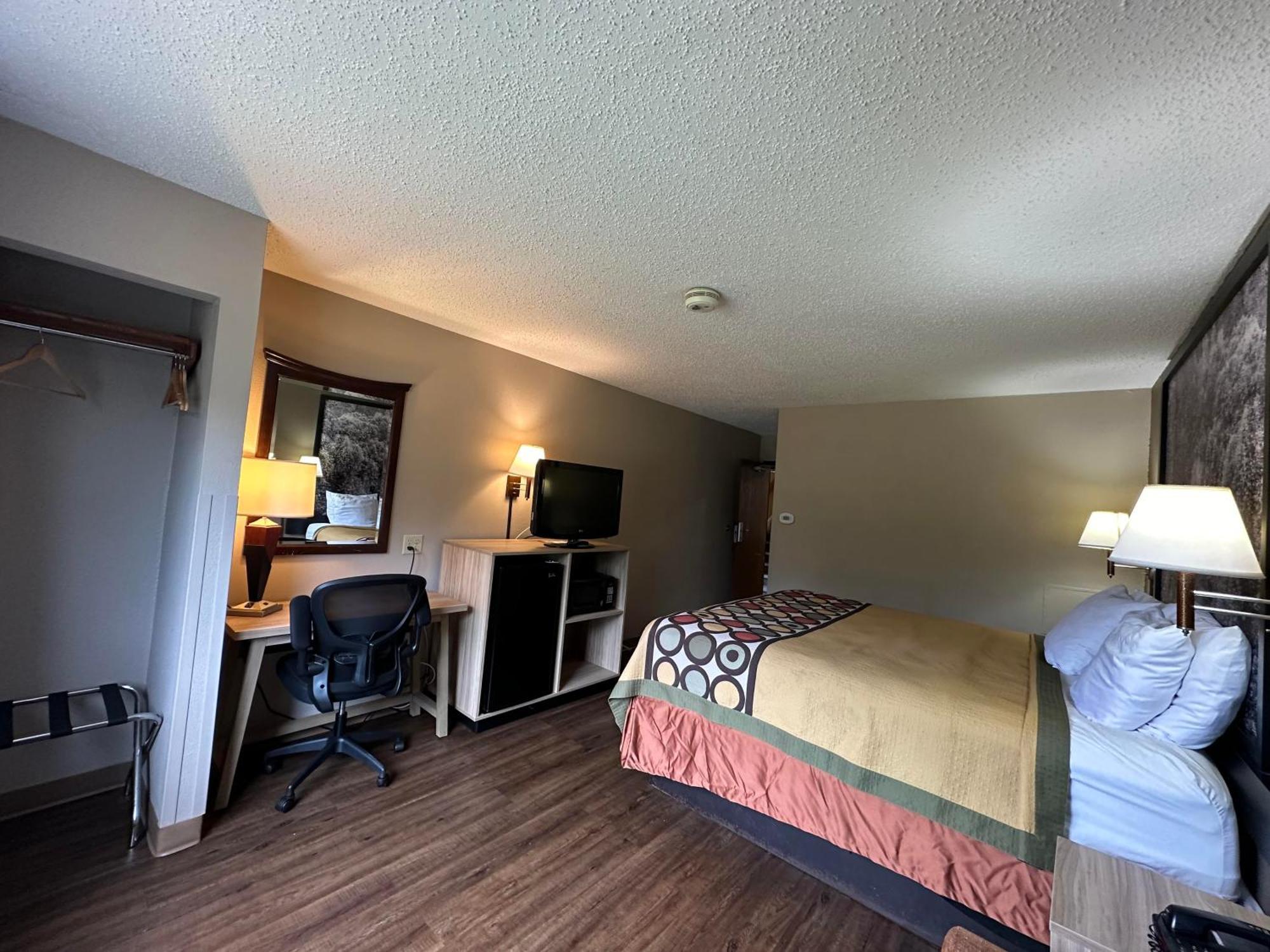Super 8 By Wyndham Kutztown/Allentown Area Exterior photo