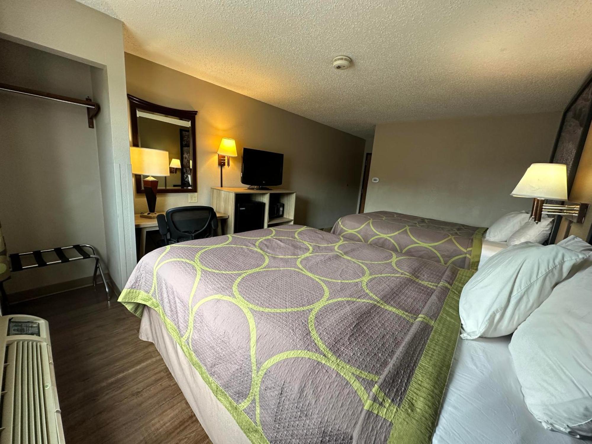 Super 8 By Wyndham Kutztown/Allentown Area Exterior photo
