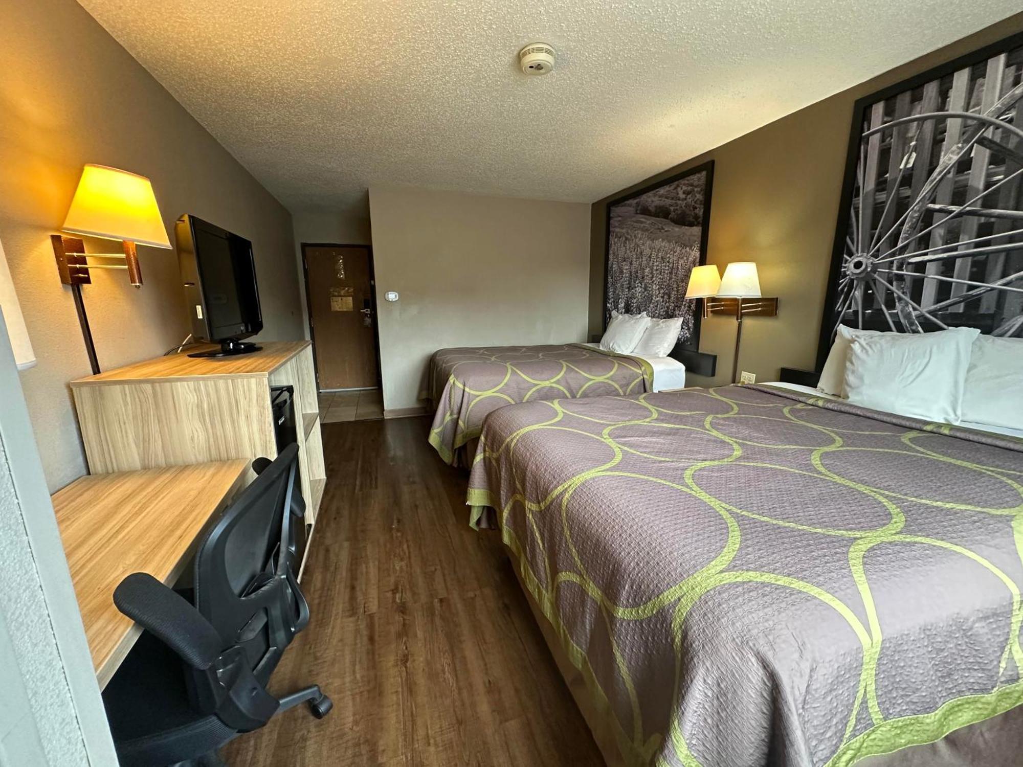 Super 8 By Wyndham Kutztown/Allentown Area Exterior photo